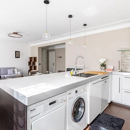 Guestready - Bright With Arc De Triomphe View Apartment Paris